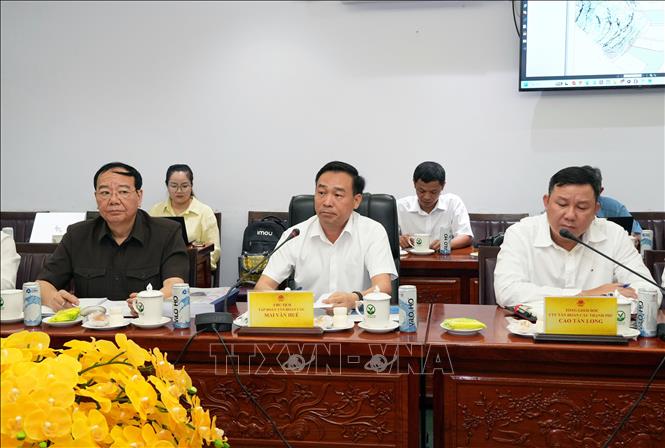 Ông Mai Văn Quế, Chủ tịch HĐQT Công ty cổ phần Tổng công ty Tân Hoàn Cầu phát biểu tại buổi làm việc. Ảnh: Phạm Minh Tuấn-TTXVN.