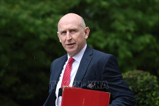 Bộ trưởng Quốc phòng Anh John Healey tới dự cuộc họp nội các tuần ở London, ngày 2/6/2026. Ảnh: Anadolu Agency/TTXVN