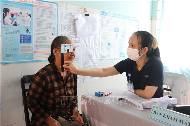 Khám sức khỏe giúp phát hiện sớm các bệnh lý, từ đó, chủ động điều trị, nâng cao hiệu quả chăm sóc sức khỏe. Ảnh: Nguyên Dung - TTXVN