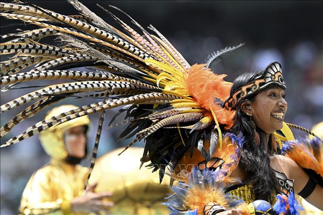 Các nghệ sĩ trình diễn tại Lễ khai mạc FIFA World Cup 2026 ở Mexico City, Mexico ngày 11/6/2026. Ảnh: THX/TTXVN