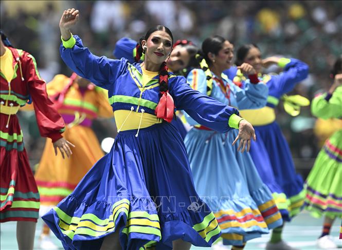 Các nghệ sĩ trình diễn tại Lễ khai mạc FIFA World Cup 2026 ở Mexico City, Mexico ngày 11/6/2026. Ảnh: THX/TTXVN