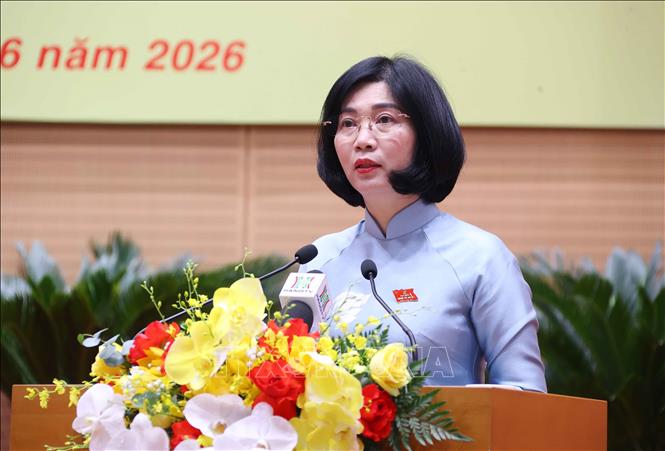 Phó Bí thư Thành ủy, Chủ tịch HĐND thành phố Hà Nội Phùng Thị Hồng Hà phát biểu khai mạc kỳ họp. Ảnh: Văn Điệp - TTXVN
