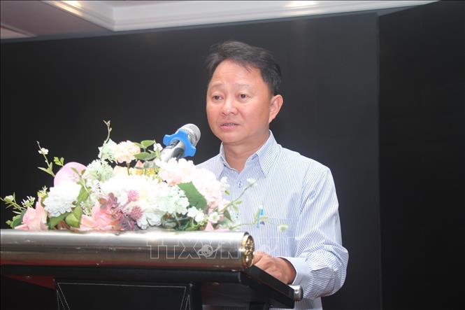 PGS.TS Văn Phạm Đăng Trí, Viện trưởng Viện Mekong, phát biểu tại buổi lễ. Ảnh: Chanh Đa - TTXVN