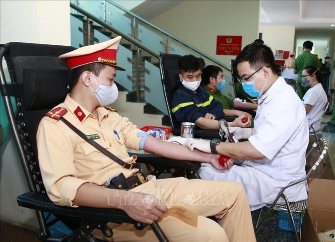 Hưởng ứng lời kêu gọi hiến máu tình nguyện của Tổng Bí thư, Chủ tịch nước Nguyễn Phú Trọng và Bộ trưởng Bộ Công an Tô Lâm, sáng 20/4/2020, Công an Thành phố Hà Nội tổ chức Lễ phát động Hành trình 