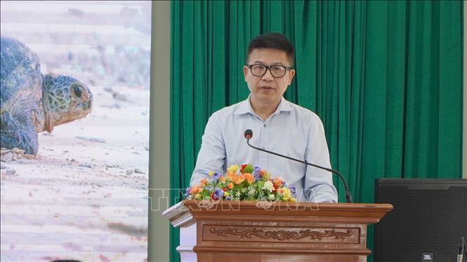 Ông Hoàng Việt, Giám đốc chương trình bảo tồn các hệ sinh thái nước ngọt WWF Việt Nam phát biểu tại Hội thảo. Ảnh: Huỳnh Sơn - TTXVN