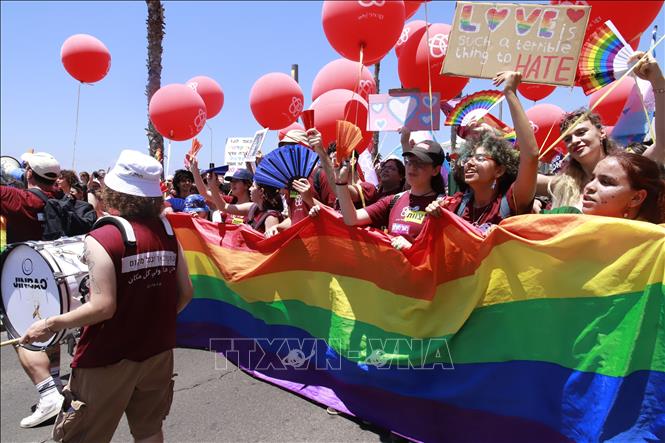 Hàng trăm nghìn người từ khắp Israel và nhiều nước tham gia Lễ Diễu hành Tel Aviv Pride 2026 với chủ đề “Hãy lựa chọn bằng chính bước chân của bạn