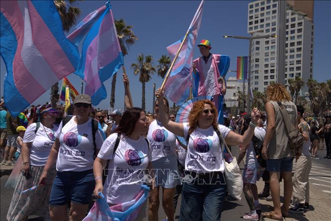 Hàng trăm nghìn người từ khắp Israel và nhiều nước đã tham gia Lễ Diễu hành Tel Aviv Pride 2026 với chủ đề “Hãy lựa chọn bằng chính bước chân của bạn