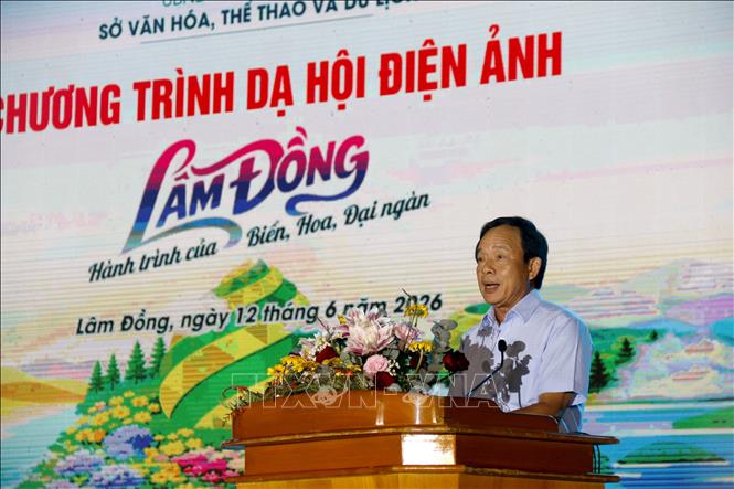 Ông Lê Hồng Lợi, Chủ tịch UBND đặc khu Phú Quý phát biểu. Ảnh: Nguyễn Thanh - TTXVN