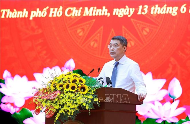 Thủ tướng Lê Minh Hưng phát động phong trào thi đua “Quyết tâm thực hiện thắng lợi mục tiêu tăng trưởng bền vững 2 con số giai đoạn 2026 - 2030”. Ảnh: Dương Giang – TTXVN 
