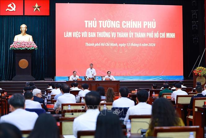 Thủ tướng Lê Minh Hưng làm việc với Ban Thường vụ Thành uỷ Thành phố Hồ Chí Minh. Ảnh: Dương Giang – TTXVN
