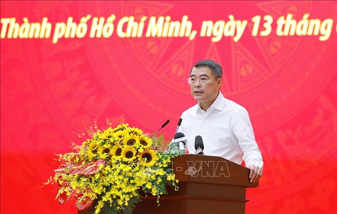 Thủ tướng Lê Minh Hưng kết luận buổi làm việc với Ban Thường vụ Thành uỷ Thành phố Hồ Chí Minh. Ảnh: Dương Giang – TTXVN
