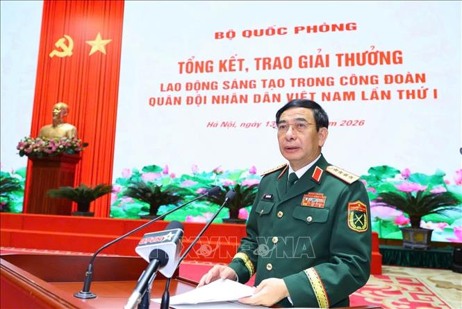 Đại tướng Phan Văn Giang, Ủy viên Bộ Chính trị, Phó Bí thư Quân ủy Trung ương, Phó Thủ tướng Chính phủ, Bộ trưởng Bộ Quốc phòng phát biểu. Ảnh: Hiền Hạnh - TTXVN