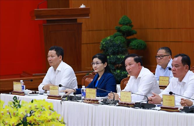 Ban Thường vụ Thành uỷ Đồng Nai tham dự buổi làm việc về thực hiện nhiệm vụ phát triển kinh tế-xã hội của địa phương. Ảnh: Dương Giang – TTXVN
