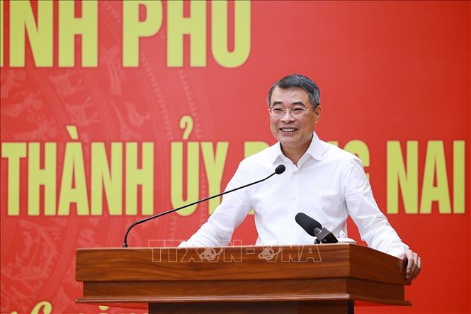 Thủ tướng Lê Minh Hưng kết luận buổi làm việc với Ban Thường vụ Thành uỷ Đồng Nai. Ảnh: Dương Giang – TTXVN
