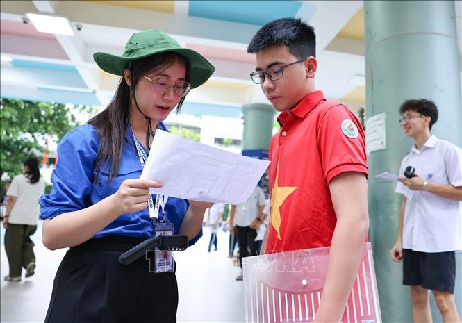 Thí sinh tham dự kỳ thi. Ảnh: Thanh Tùng - TTXVN