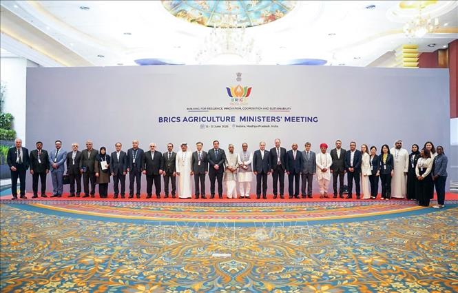 Các đại biểu chụp ảnh chung tại Hội nghị Bộ trưởng Nông nghiệp BRICS lần thứ 16 ở Indore, bang Madhya Pradesh, Ấn Độ ngày 13/6/2026. Ảnh: ANI/TTXVN