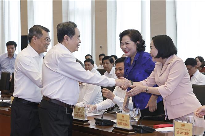 Thủ tướng Chính phủ Lê Minh Hưng và Chủ tịch Quốc hội Trần Thanh Mẫn với đại biểu. Ảnh: Doãn Tấn – TTXVN
