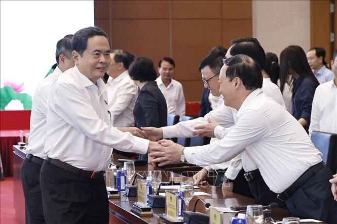 Thủ tướng Chính phủ Lê Minh Hưng và Chủ tịch Quốc hội Trần Thanh Mẫn với đại biểu. Ảnh: Doãn Tấn – TTXVN