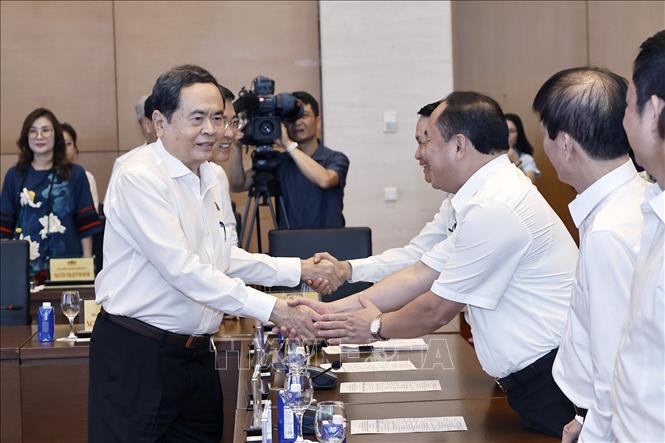 Thủ tướng Chính phủ Lê Minh Hưng và Chủ tịch Quốc hội Trần Thanh Mẫn với đại biểu. Ảnh: Doãn Tấn – TTXVN