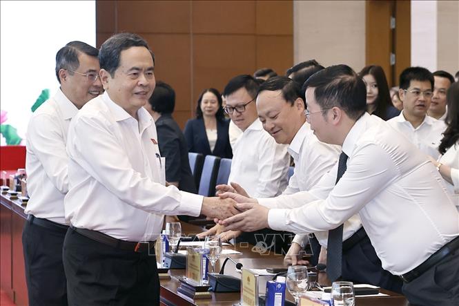Thủ tướng Chính phủ Lê Minh Hưng và Chủ tịch Quốc hội Trần Thanh Mẫn với đại biểu. Ảnh: Doãn Tấn – TTXVN