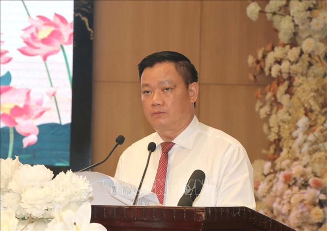 Bí thư Tỉnh ủy Nghệ An Nguyễn Khắc Thận phát biểu tại hội thảo. Ảnh: Trịnh Duy Hưng - TTXVN