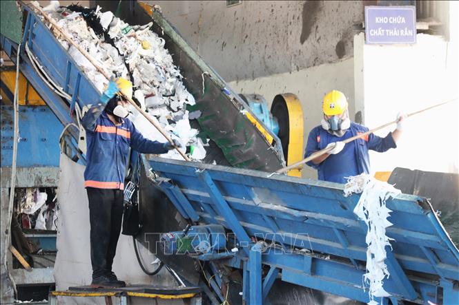 Tây Ninh tăng cường kiểm soát các nguồn phát thải, từng bước nâng cao chất lượng môi trường. Ảnh: Bùi Giang - TTXVN