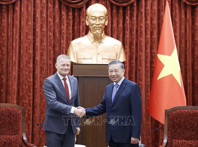 Tổng Bí thư, Chủ tịch nước Tô Lâm tiếp Đại sứ Đan Mạch Nicolai Prytz đến chào từ biệt, kết thúc nhiệm kỳ công tác tại Việt Nam. Ảnh: Thống Nhất – TTXVN