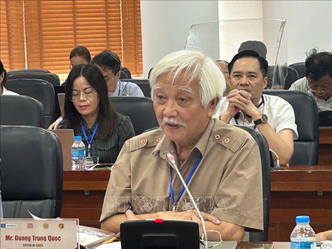 Chuyên gia sử học Dương Trung Quốc khẳng định Kho tư liệu ảnh EFEO xứng đáng là di sản tư liệu được UNESCO công nhận. Thanh Hương – TTXVN