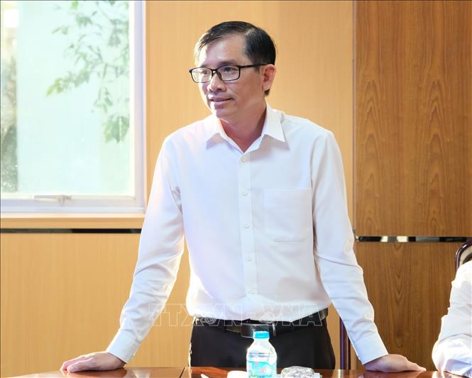 Chủ tịch Hội Nhà báo tỉnh, Tổng Biên tập Báo và Đài Phát thanh - Truyền hình Tây Ninh Lê Hồng Phước báo cáo tình hình hoạt động của báo chí địa phương thời gian qua. Ảnh: Đức Hạnh - TTXVN