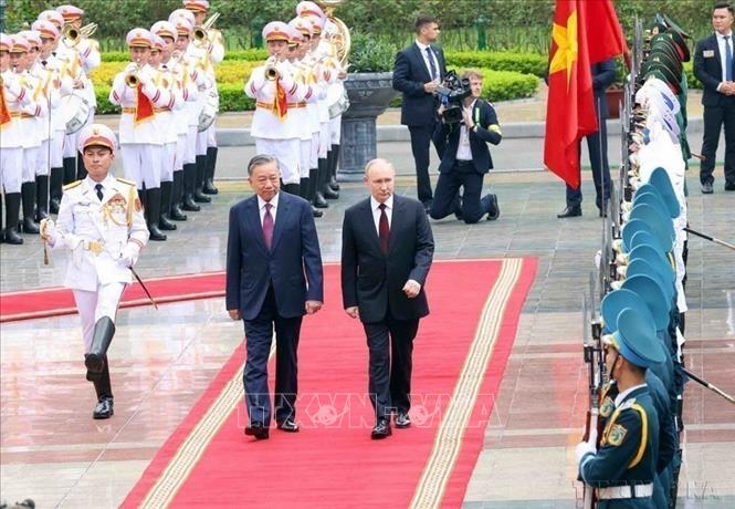  Chủ tịch nước Tô Lâm chủ trì Lễ đón chính thức Tổng thống Liên bang Nga Vladimir Vladimirovich Putin thăm cấp Nhà nước tới Việt Nam theo lời mời của Tổng Bí thư Nguyễn Phú Trọng, từ ngày 19-20/6/2024. Ảnh: TTXVN