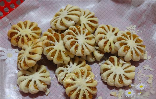 Bánh dứa là sản phẩm ra đời từ tài nguyên nông sản địa phương, đã được công nhận đạt chuẩn OCOP. Ảnh: Nguyễn Hằng - TTXVN