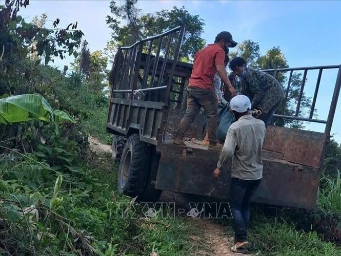 Nạn nhân tử vong nghi do đạn bắn từ súng tự chế. Ảnh: TTXVN phát
