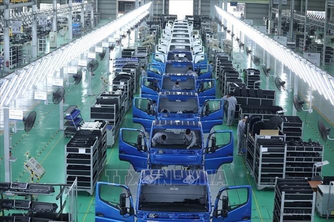 Nghị quyết 68-NQ/TW ngày 4/5/2025 của Bộ Chính trị về phát triển kinh tế tư nhân. Trong ảnh: Xưởng lắp ráp ô tô tại Nhà máy THACO tải - nơi ra đời các sản phẩm từ xe tải, xe ben và xe chuyên dụng, với đa dạng tải trọng, phân khúc từ trung cấp đến cao cấp. Ảnh: Quốc Khánh – TTXVN