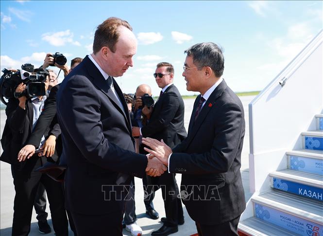 Lễ đón Thủ tướng Lê Minh Hưng đến thành phố Kazan, Cộng hoà Tatarsta, Liên bang Nga bắt đầu chuyến tham dự Hội nghị Cấp cao Kỷ niệm 35 năm quan hệ ASEAN - Nga. Ảnh: Dương Giang – TTXVN
