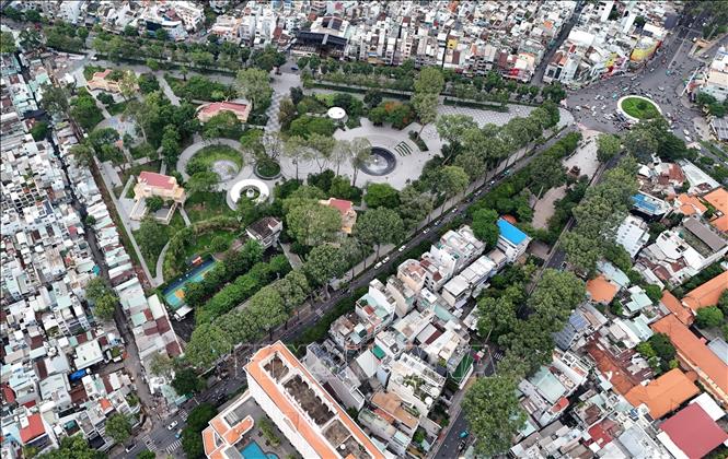 Công viên số 1 Lý Thái Tổ (phường Vườn Lài, Thành phố Hồ Chí Minh) là một trong những không gian xanh mới được đưa vào sử dụng tại khu vực Ngã sáu Cộng Hòa. Ảnh: Hồng Đạt - TTXVN