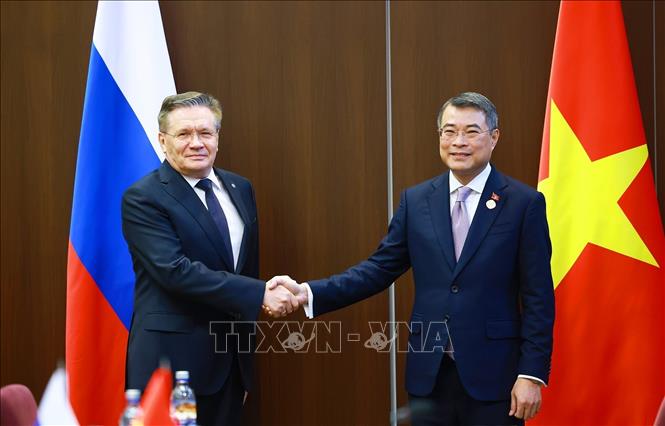 Thủ tướng Lê Minh Hưng tiếp ông Alexey Likhachev, Tổng Giám đốc Tập đoàn Năng lượng Nguyên tử Quốc gia Liên bang Nga (Rosatom). Ảnh: Dương Giang - TTXVN
