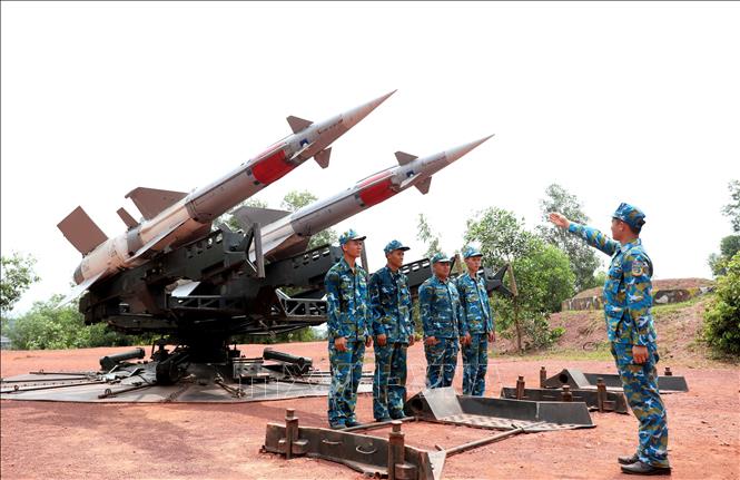 Một buổi huấn luyện phối hợp tác chiến tại Tiểu đoàn 124, Trung đoàn Tên lửa 284, Sư đoàn 365. Ảnh: Danh Lam - TTXVN