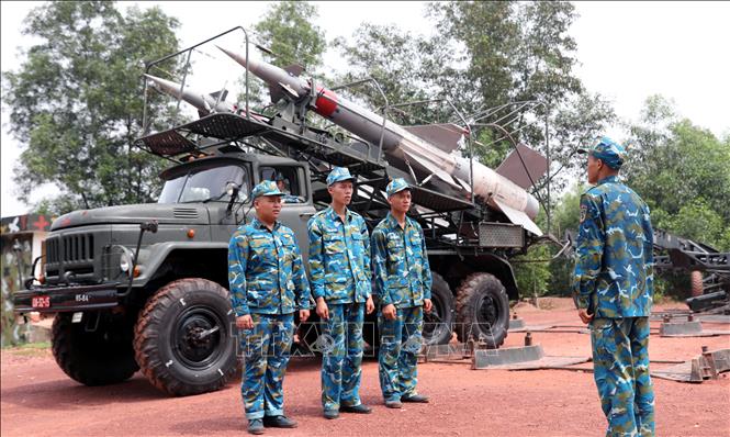 Một buổi huấn luyện phối hợp tác chiến tại Tiểu đoàn 124, Trung đoàn Tên lửa 284, Sư đoàn 365. Ảnh: Danh Lam – TTXVN
