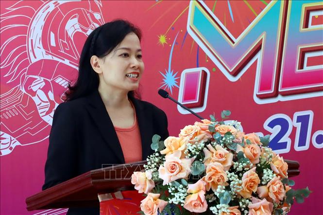Phó Giám đốc Sở Công thương thành phố Đà Nẵng Đỗ Thị Quỳnh Trâm phát biểu khai mạc Ngày hội. Ảnh: Trần Lê Lâm - TTXVN 