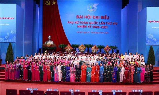 Lãnh đạo Đảng, Nhà nước với các đại biểu dự Đại hội đại biểu Phụ nữ toàn quốc lần thứ XIV, nhiệm kỳ 2026 – 2031. Ảnh: TTXVN
