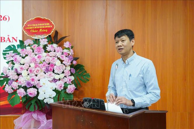 PGS, TS Nguyễn Tài Đông, Chủ tịch Liên chi Hội Nhà báo Viện Hàn lâm Khoa học xã hội Việt Nam phát biểu tại hội thảo. Ảnh: Thanh Hương - TTXVN