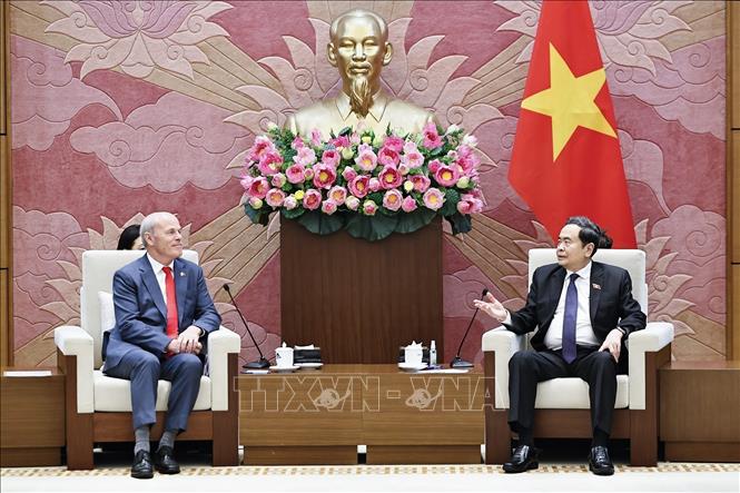 Chủ tịch Quốc hội Trần Thanh Mẫn tiếp Đại sứ Canada tại Việt Nam Jim Nickel. Ảnh: Doãn Tấn - TTXVN  
