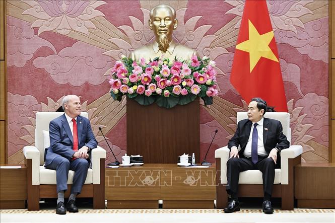 Chủ tịch Quốc hội Trần Thanh Mẫn tiếp Đại sứ Canada tại Việt Nam Jim Nickel. Ảnh: Doãn Tấn - TTXVN  