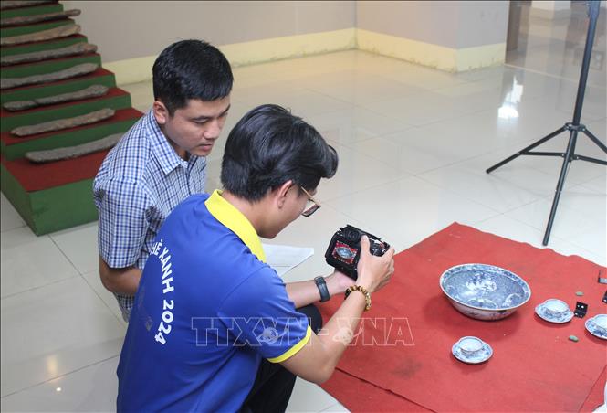 Bảo tàng tỉnh Lâm Đồng cơ sở Bình Thuận đã và đang số hóa hơn 400 hiện vật gốc tiêu biểu. Ảnh: Hồng Hiếu - TTXVN
