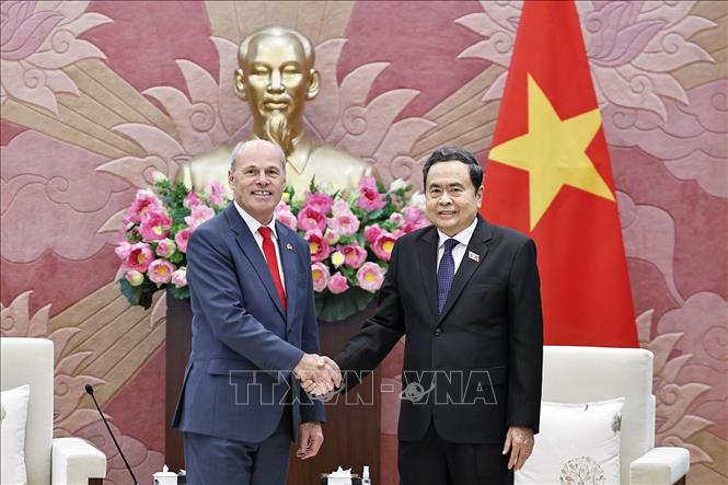 Chủ tịch Quốc hội Trần Thanh Mẫn tiếp Đại sứ Canada tại Việt Nam Jim Nickel. Ảnh: Doãn Tấn - TTXVN  