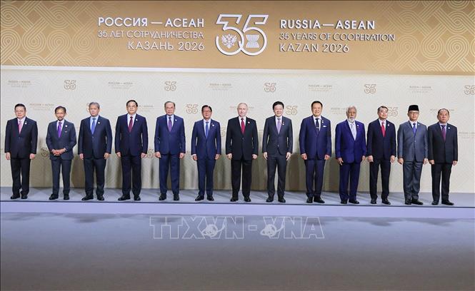 Russian President Vladimir Putin and heads of delegations attending the ASEAN–Russia Commemorative Summit. VNA Photo: Dương Giang 