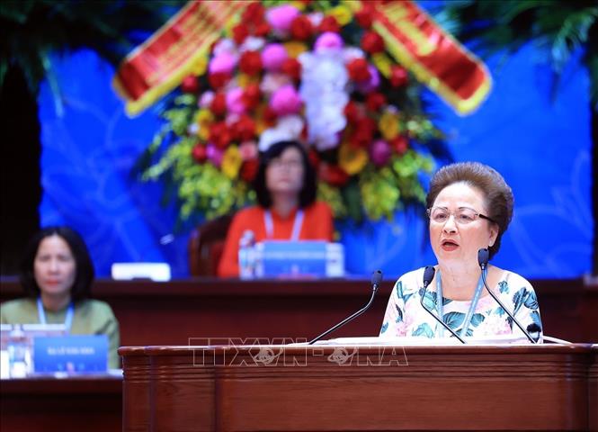 Chủ tịch Tập đoàn BRG, Quyền Chủ tịch Hội Doanh nhân Tư nhân Việt Nam Nguyễn Thị Nga trình bày tham luận. Ảnh: Tuấn Anh - TTXVN