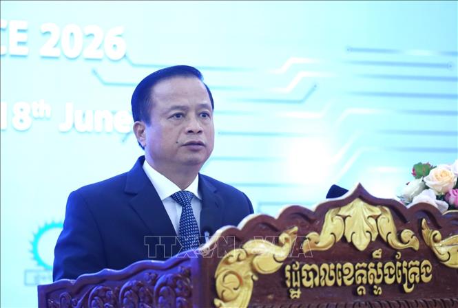 Ông Nguyễn Tuấn Thanh, Phó Chủ tịch thường trực Ủy ban Nhân dân tỉnh Gia Lai phát biểu tại hội nghị. Ảnh: Huỳnh Thảo - PV TTXVN tại Campuchia