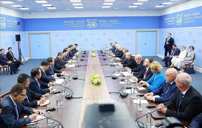 Thủ tướng Lê Minh Hưng hội kiến Tổng thống Nga Vladimir Putin. Ảnh: Dương Giang – TTXVN