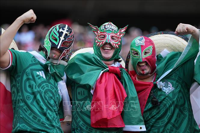 Cổ động viên đội tuyển Mexico. Ảnh: THX/TTXVN